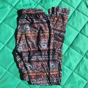 Wild rose patterned leggings